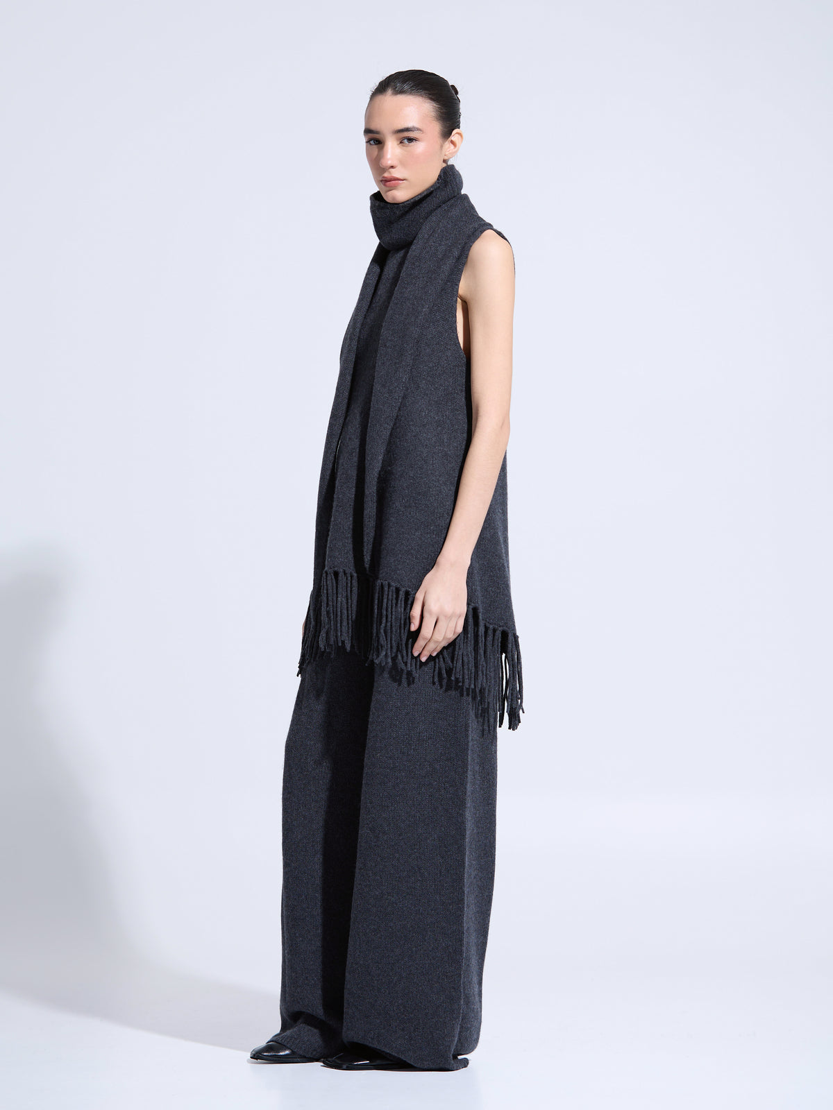 REN 03 - Chaleco de Cashmere con Bufanda