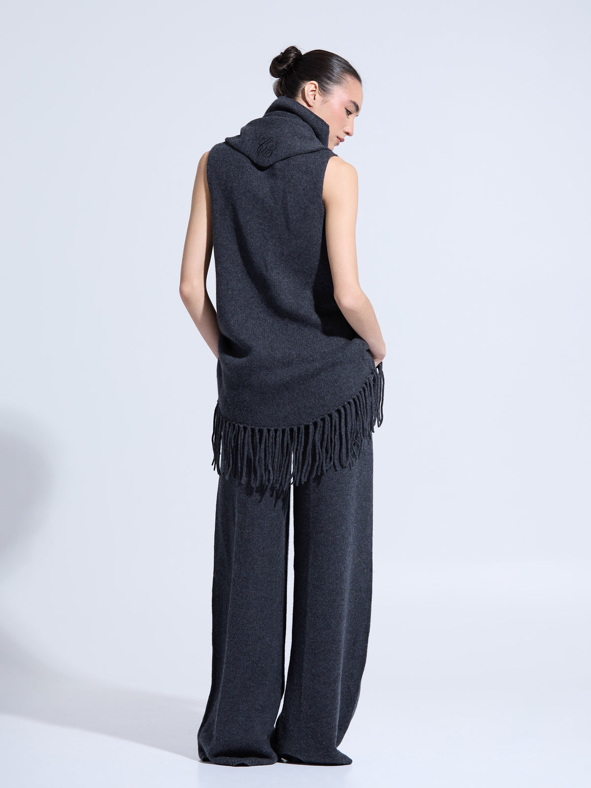 REN 03 - Chaleco de Cashmere con Bufanda