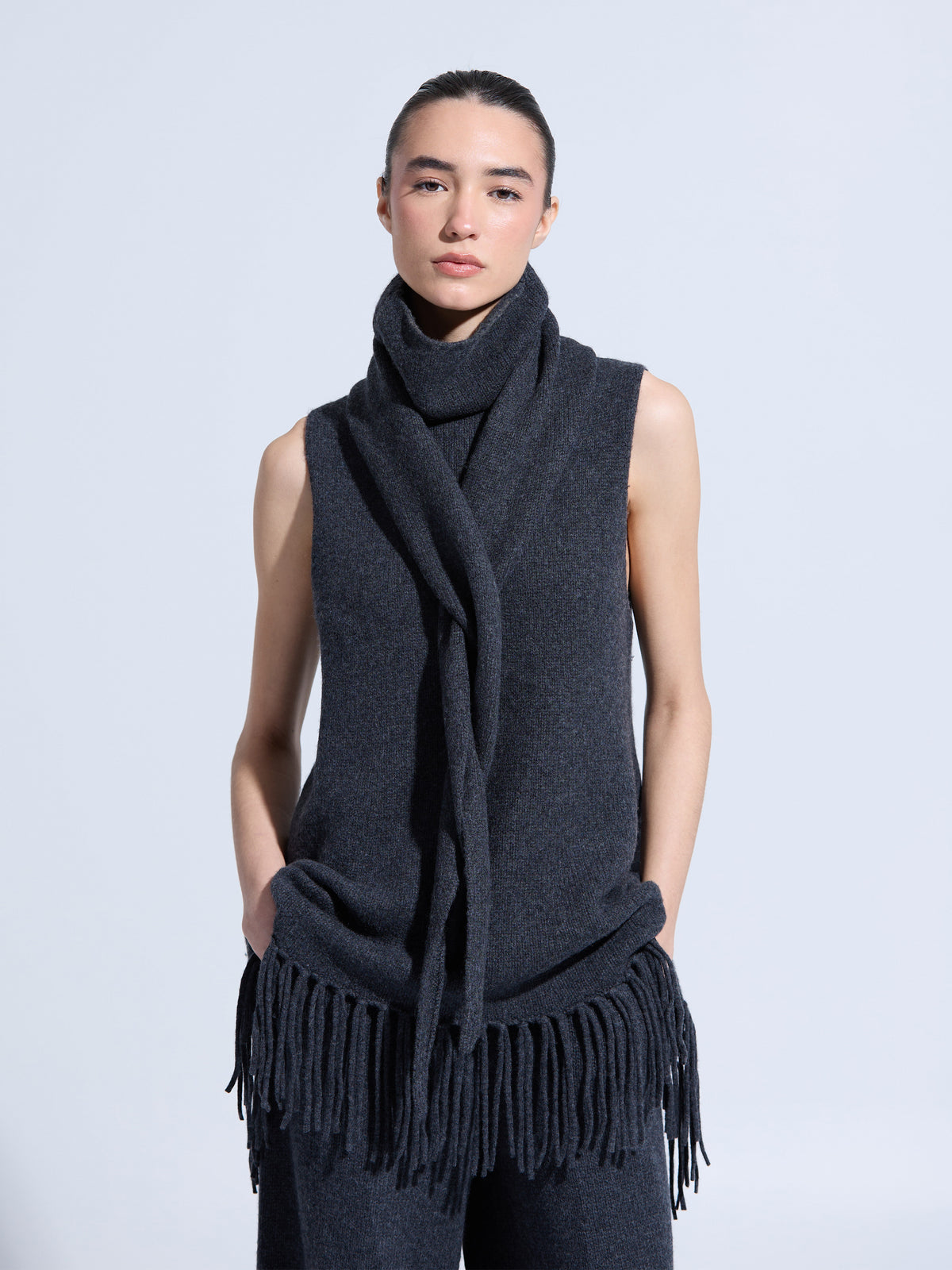 REN 03 - Chaleco de Cashmere con Bufanda
